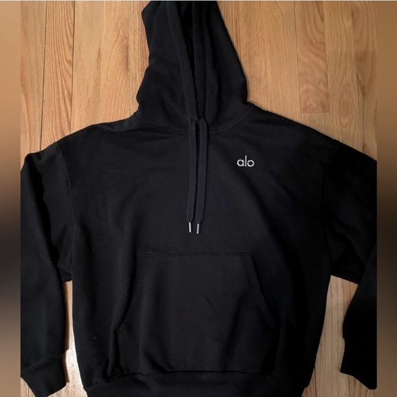 ALO Yoga Tops - Alo accolade hoodie.